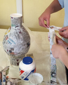 Lavorazione del vaso in cartapesta